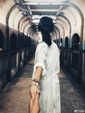 金晨鄧倫最新動(dòng)態(tài)，聚焦二人世界，各方觀點(diǎn)熱議