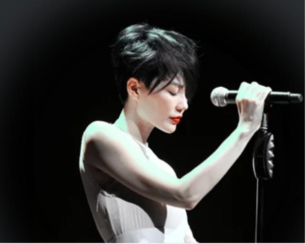 十月生日明星盛宴，星光熠熠的溫暖與趣味故事