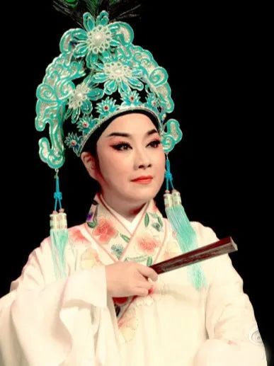 越劇演員鄭國(guó)鳳,越劇演員鄭國(guó)鳳的日常趣事與情感紐帶