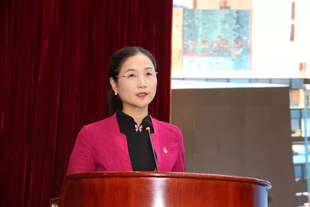 演員紀(jì)玲的表演藝術(shù)學(xué)習(xí)指南，從初學(xué)者到進階者的全方位指南