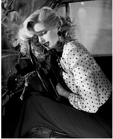 女演員伊波，星光魅力之旅閃耀無限