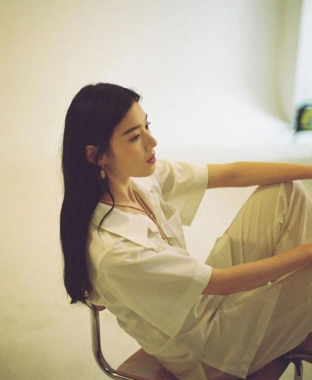 早期韓劇男演員與科技新風(fēng)尚的融合，領(lǐng)略未來生活體驗(yàn)，科技魅力盡顯風(fēng)采！