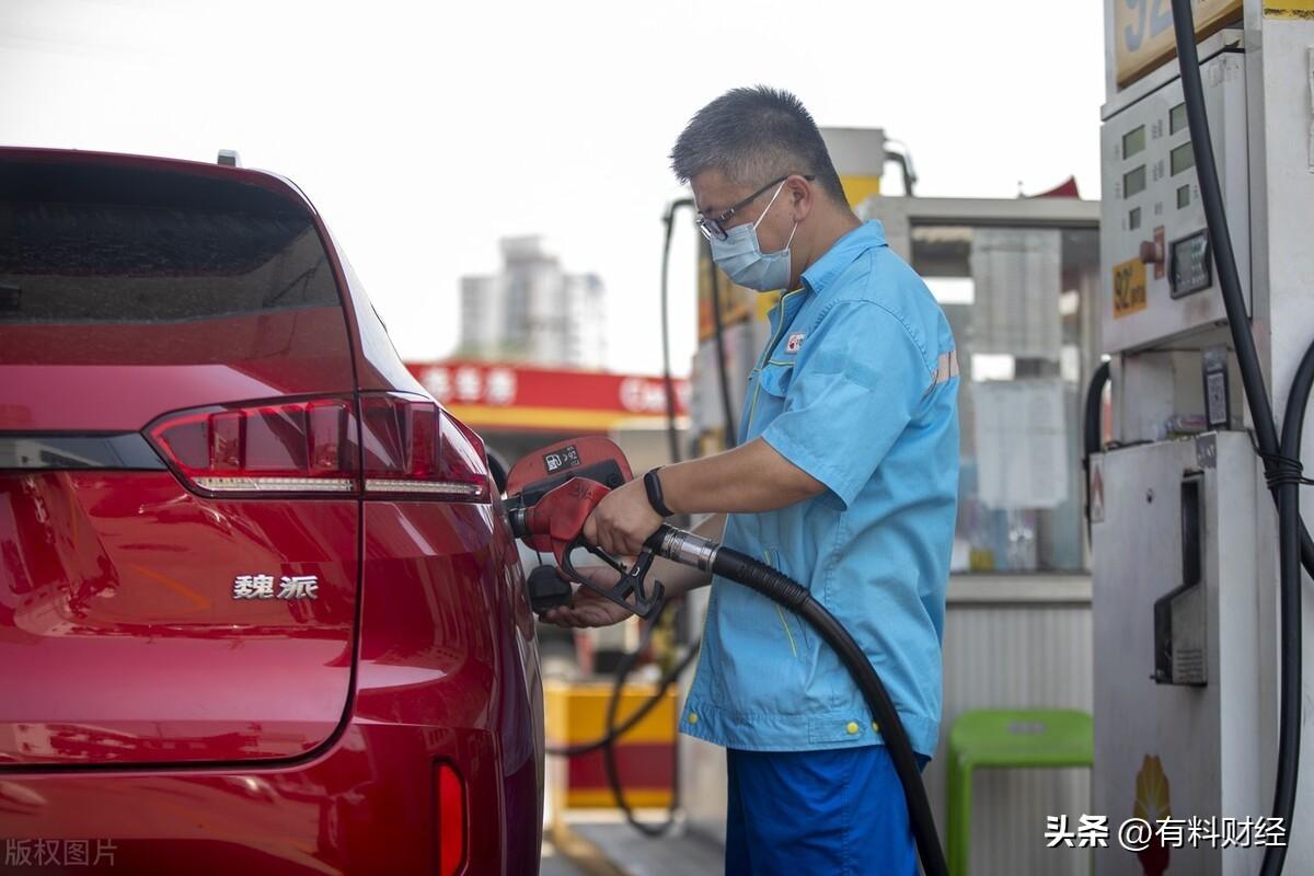 今日92號(hào)汽油最新動(dòng)態(tài)揭秘，加油站的精彩瞬間