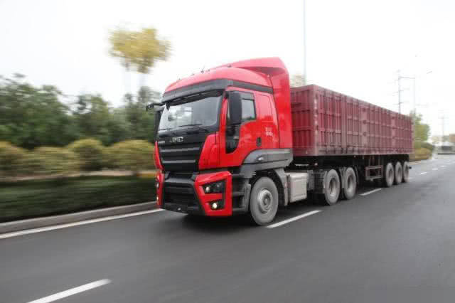 2017年大貨車跑貨行情與溫情故事，車輪上的日常