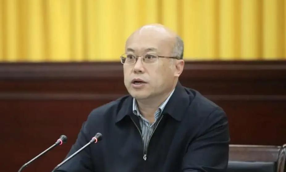 招商港口股票，駛向成功的港口——學(xué)習(xí)與自信之旅的蛻變之路