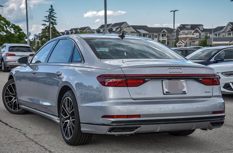 最新款A(yù)8L,最新款A(yù)8L，一段車內(nèi)的溫馨旅程