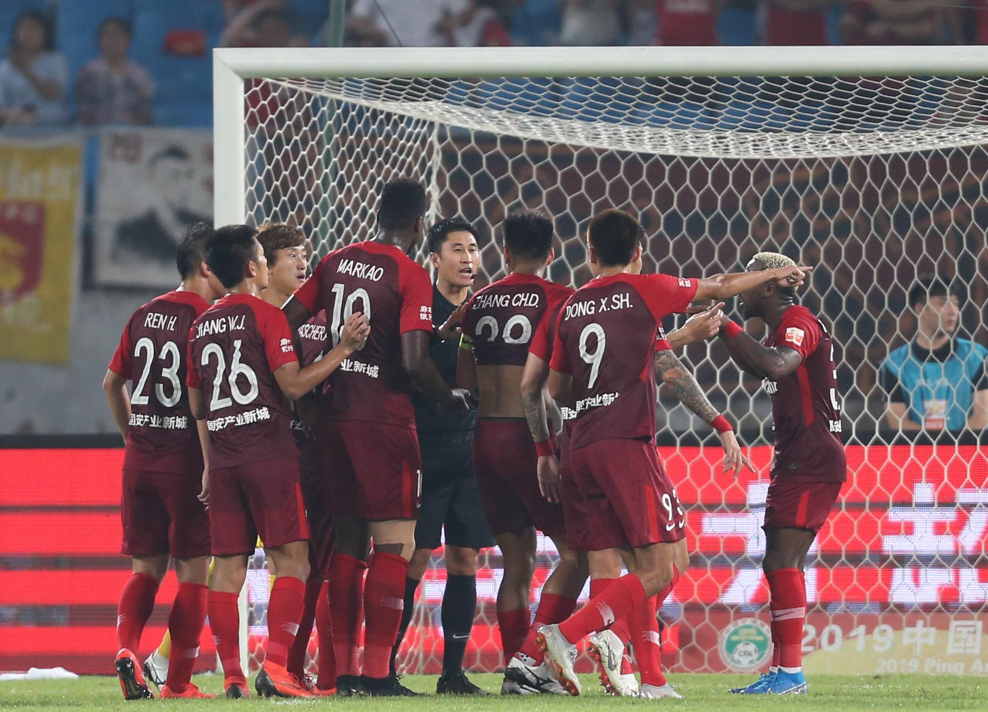 足球比賽裁判詳解，從開場(chǎng)到終場(chǎng)，裁判工作流程全解析