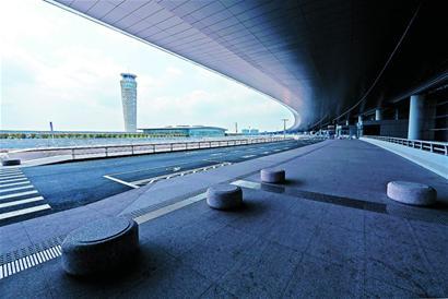 膠東國際機(jī)場(chǎng)最新進(jìn)展,膠東國際機(jī)場(chǎng)最新進(jìn)展，隱藏在小巷中的飛行夢(mèng)想與獨(dú)特風(fēng)味