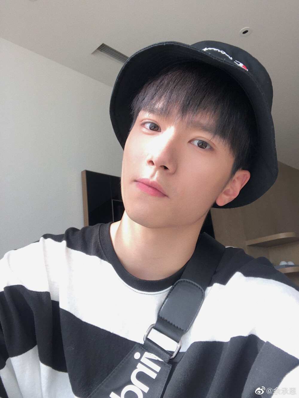 余承恩最新探索之旅，自然美景的治愈之旅