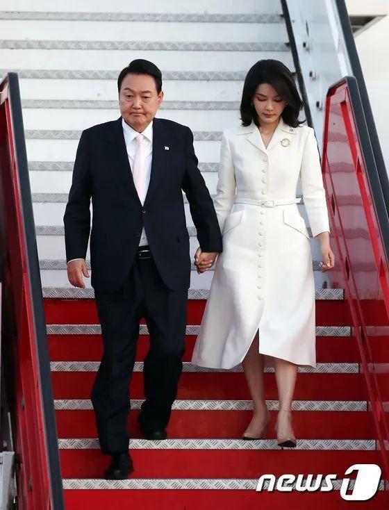 韓國現(xiàn)任總統(tǒng)的身份影響深度解析，身份揭秘與當前觀點探討