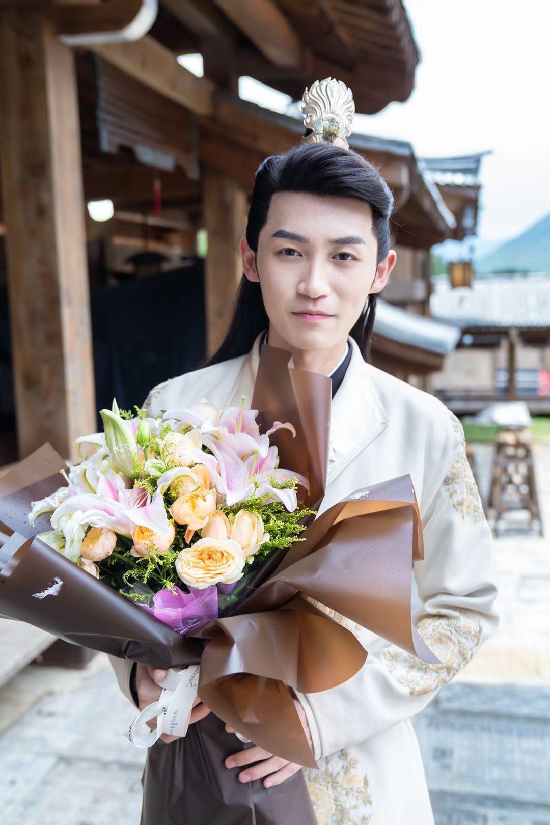 甜妻來(lái)襲，Boss大人請(qǐng)自重最新章節(jié)及觀點(diǎn)論述解析