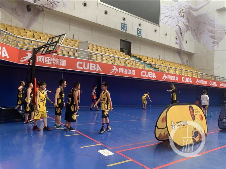 羽毛球賽事報(bào)名啟動(dòng)，快來(lái)填寫(xiě)報(bào)名表！