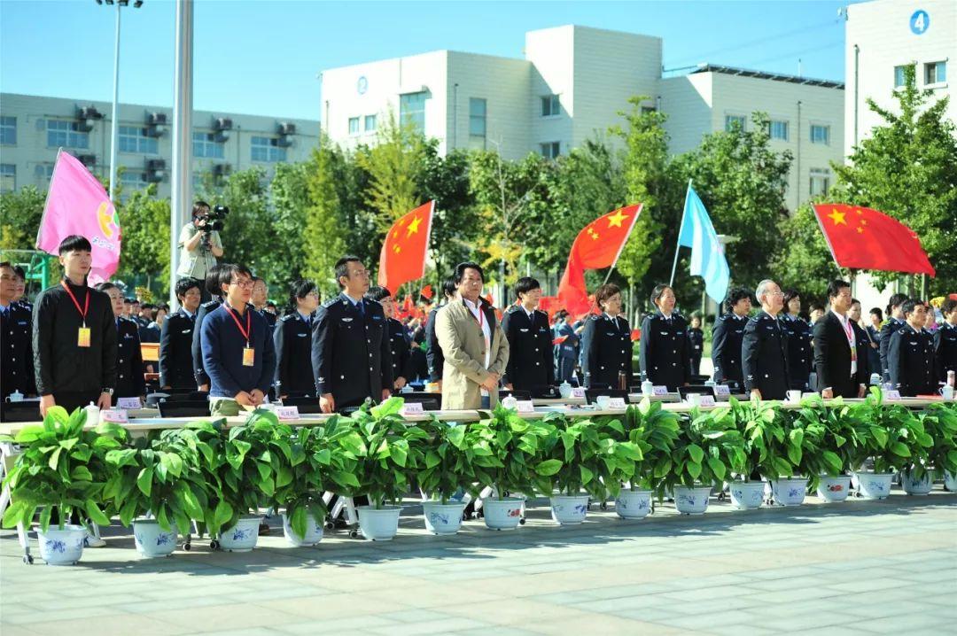 女子監(jiān)獄演員演繹人生百態(tài)