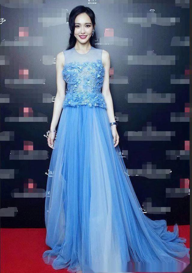 女明星禮服,女明星禮服，一場(chǎng)自然美景的旅行啟示