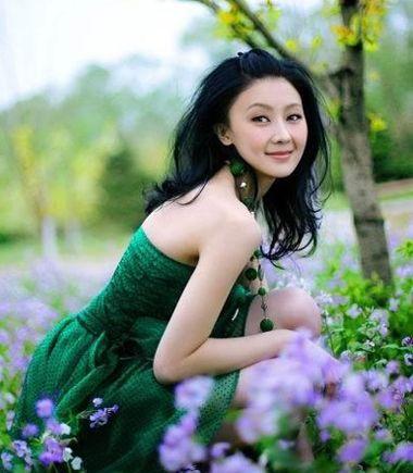 女明星燙發(fā)發(fā)型圖片,女明星燙發(fā)發(fā)型圖片，時(shí)尚風(fēng)潮的演變與影響