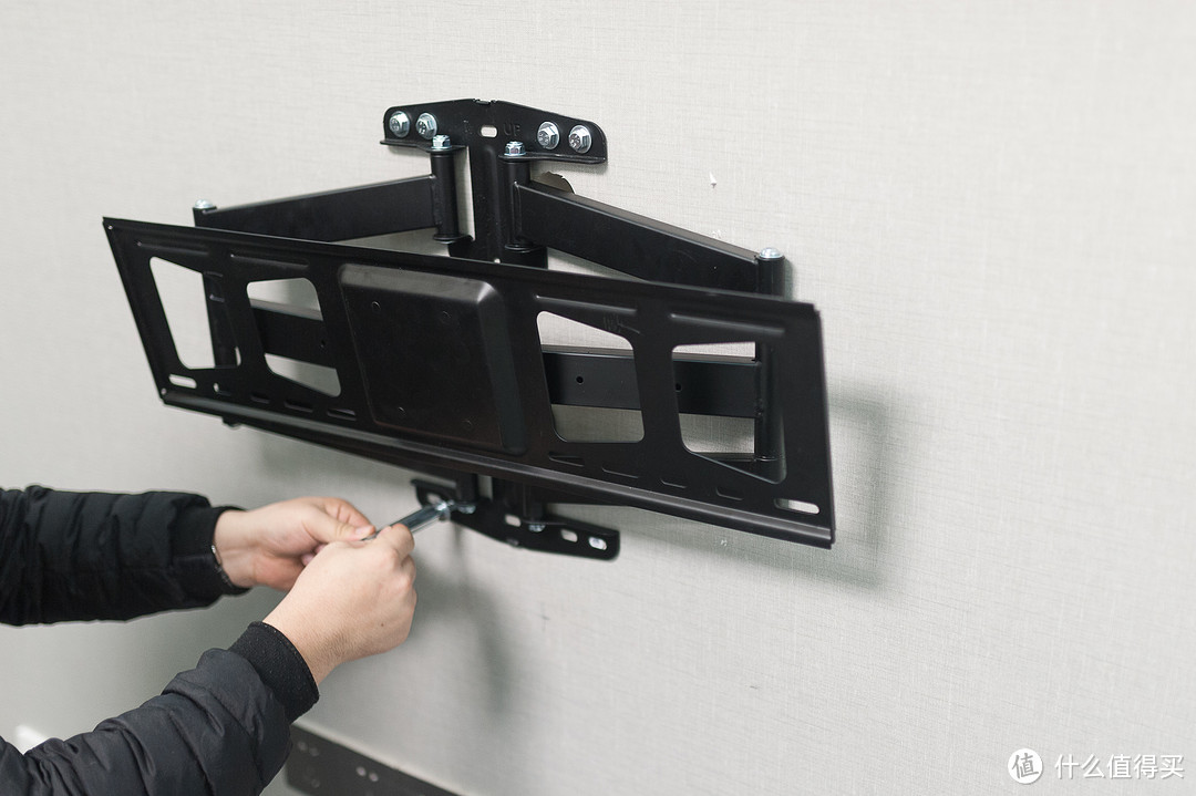 科技重塑生活，電視掛架安裝指南與掛墻新體驗視頻