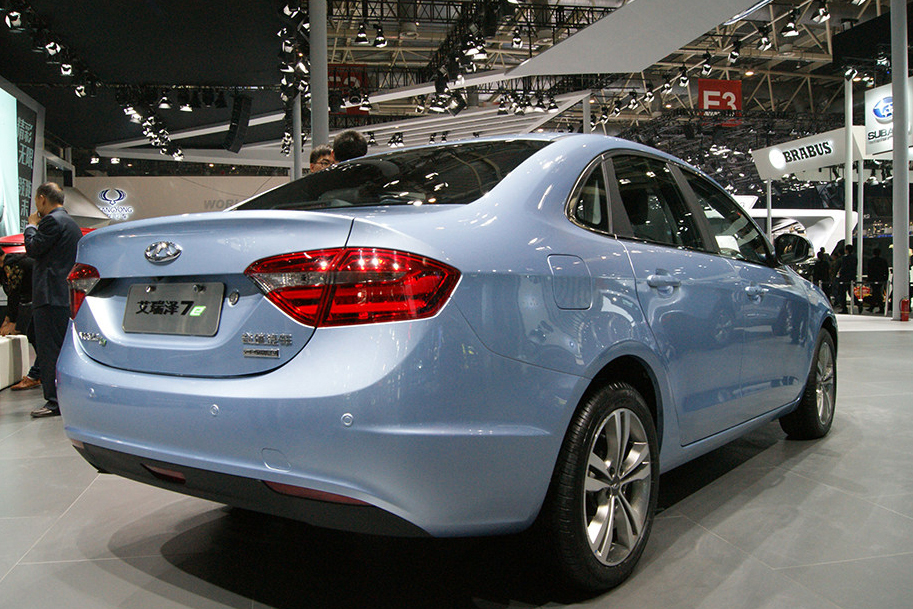 艾瑞澤7上市，主人公小李與他的朋友圈歡慶這一喜悅時(shí)刻！