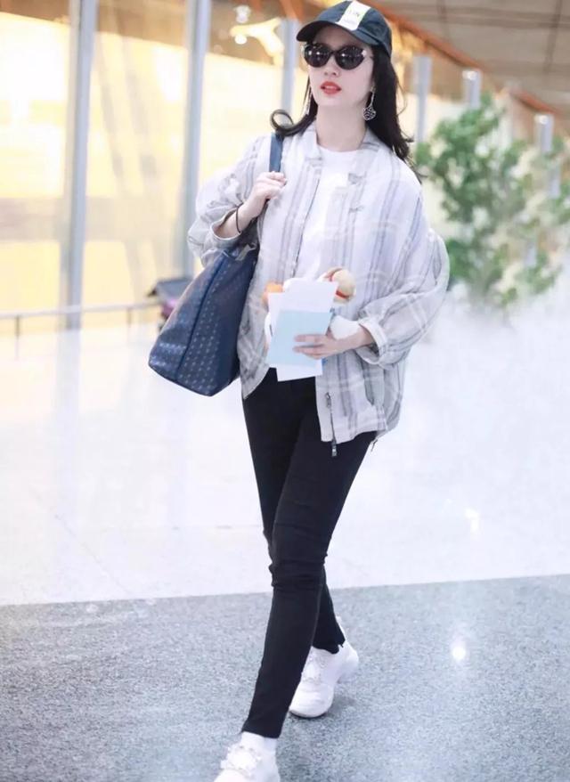 最新款沙發(fā)展示圖，設(shè)計、應(yīng)用及趨勢分析全解析