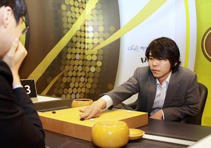 最新圍棋比賽動(dòng)態(tài)，棋逢對(duì)手，激發(fā)潛能與成就感之戰(zhàn)