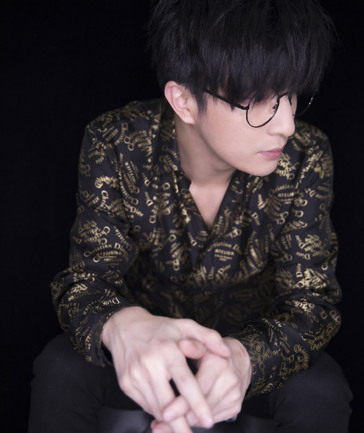 薛之謙最新寫(xiě)真圖,薛之謙最新寫(xiě)真圖制作步驟指南（初學(xué)者/進(jìn)階用戶適用）