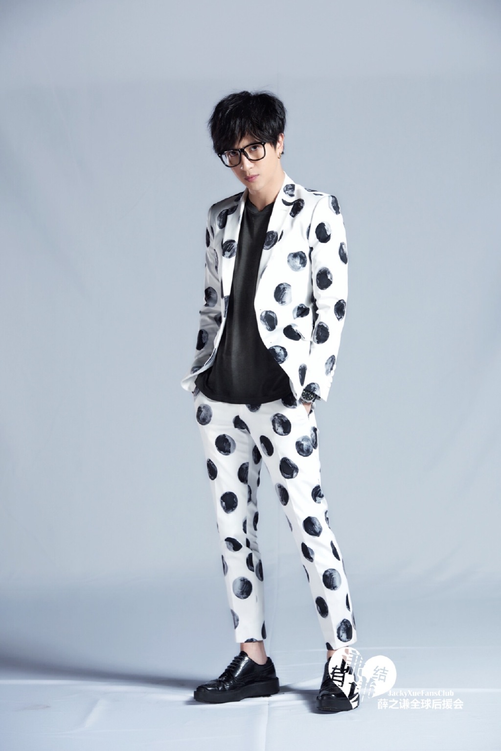 薛之謙最新寫(xiě)真圖,薛之謙最新寫(xiě)真圖制作步驟指南(初學(xué)者/進(jìn)階用戶適用)