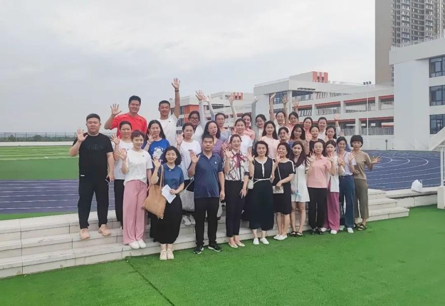 草灘最新招聘，探尋小巷風(fēng)味，職場(chǎng)體驗(yàn)新篇章