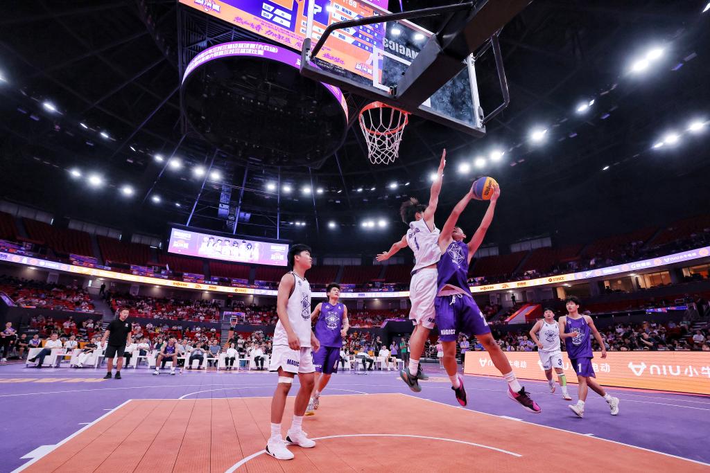 熱血沸騰！上海籃球比賽精彩瞬間不容錯(cuò)過！??
