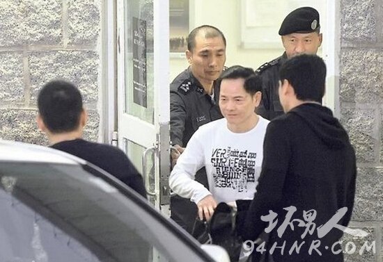 澳門(mén)尹國(guó)駒最新動(dòng)態(tài)揭秘，小巷美食寶藏探索