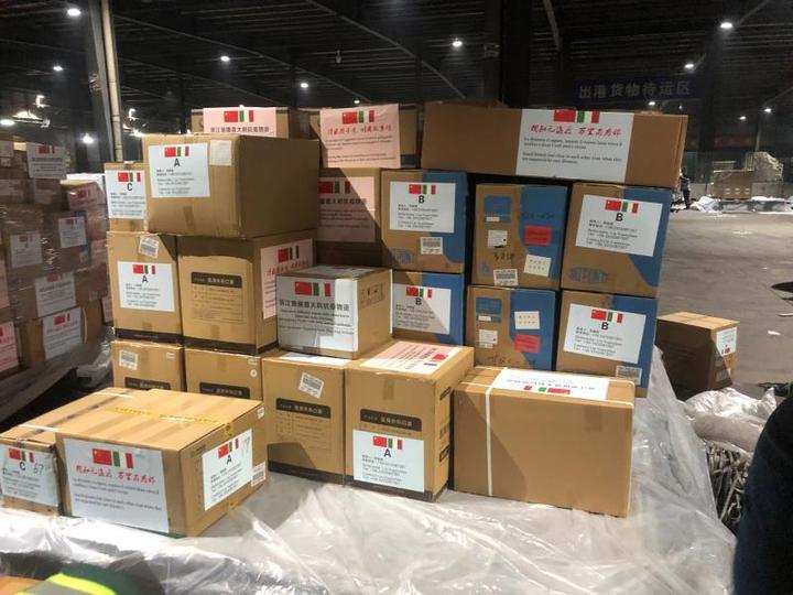 上海疫情最新動(dòng)態(tài)下的溫馨日常