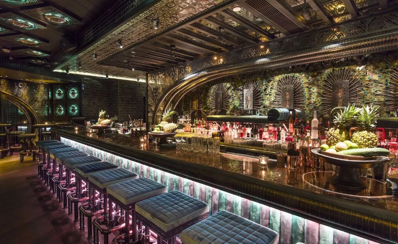 香港酒吧上市公司，輕松探索自然美景的旅程