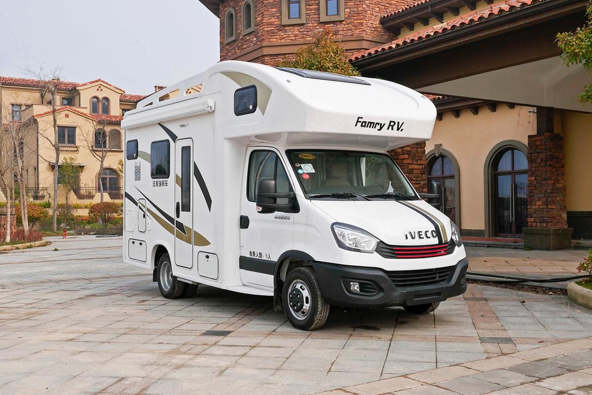 依維柯最新款，科技前沿之作，生活完美融合典范