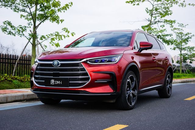 比亞迪唐最新款觀點論述，深度解析新功能與特性