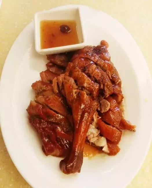 豬扒最新地，味蕾上的奇遇與友情的溫馨之旅