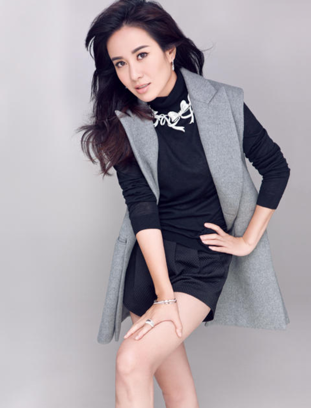 黃奕葉璇直播探尋小巷獨特風味小店，探尋獨特美食之旅