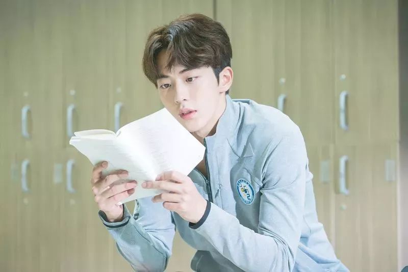 舉重妖精演員，賦予角色靈魂的非凡演繹之旅