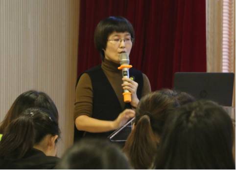 許建演員,許建演員，小巷深處的獨特魅力