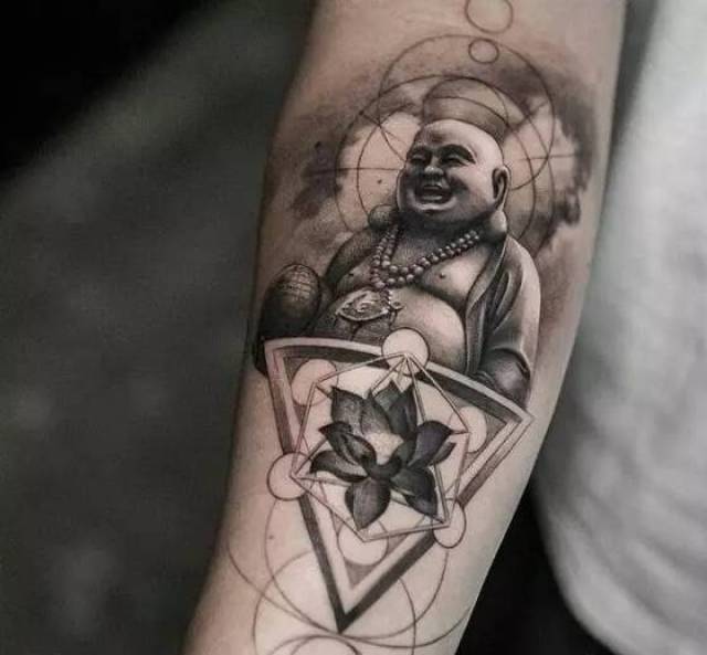 隱藏小巷特色小店揭秘，紋身價格表全解析