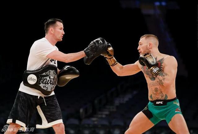 康納賽場(chǎng)風(fēng)采，激情與友情的碰撞故事視頻回顧