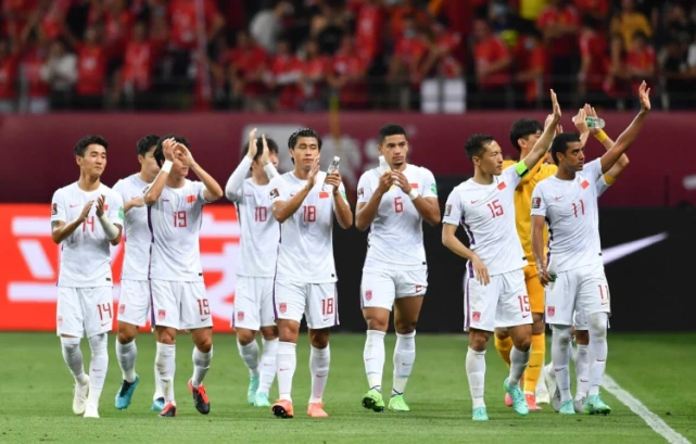 中國足球最新動態(tài)，踏自然之旅，尋找內(nèi)心平靜之路