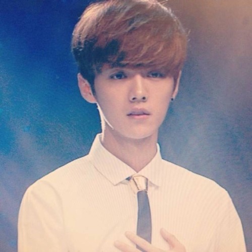 鹿晗2025年最新七月行程揭秘，偶遇小巷驚喜小店