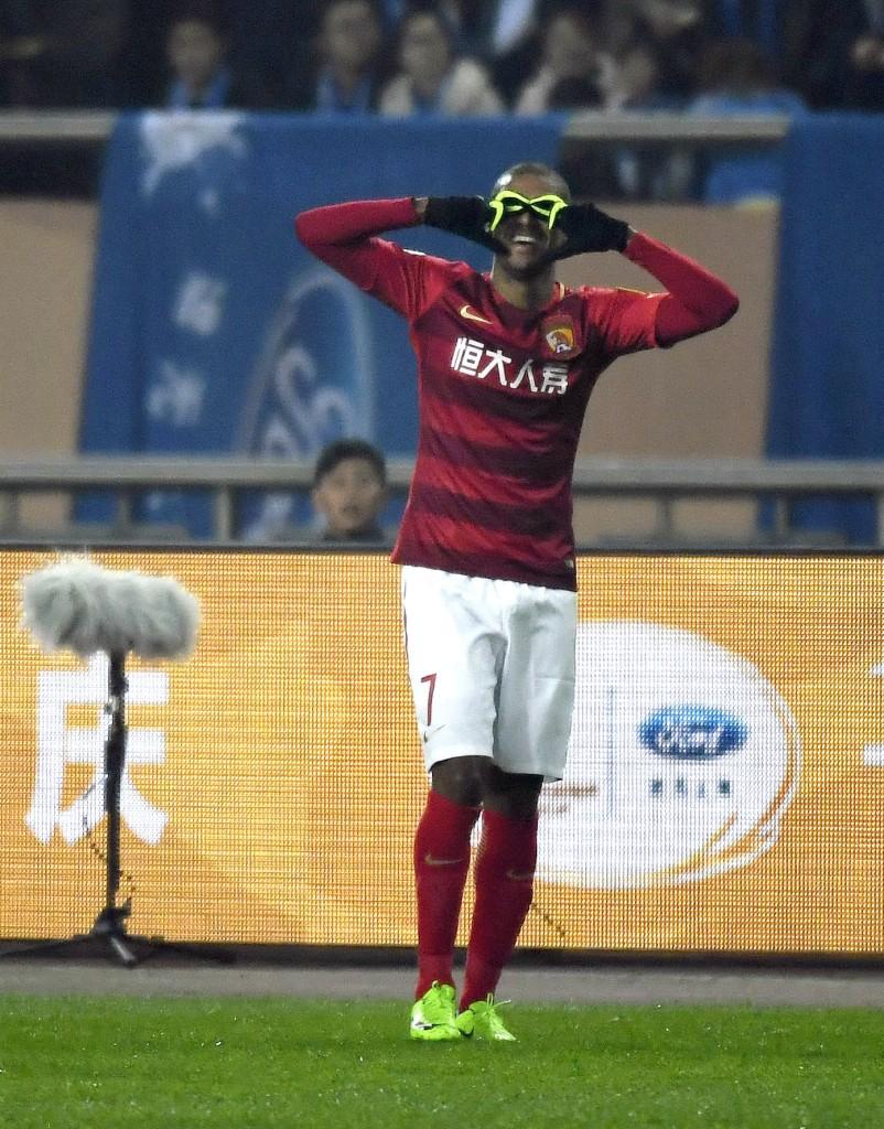 蘇寧足球比賽最新動(dòng)態(tài)，綠色征途，踏足自然美景，探尋內(nèi)心寧?kù)o