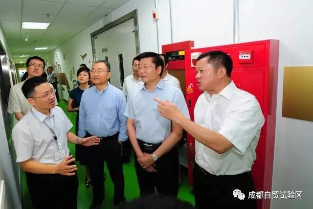 成都市委常委吳凱探索小巷獨特風味，城市細微之處的魅力探索