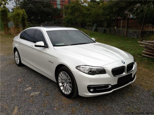 寶馬525最新價(jià)格揭秘，小巷深處的豪華座駕