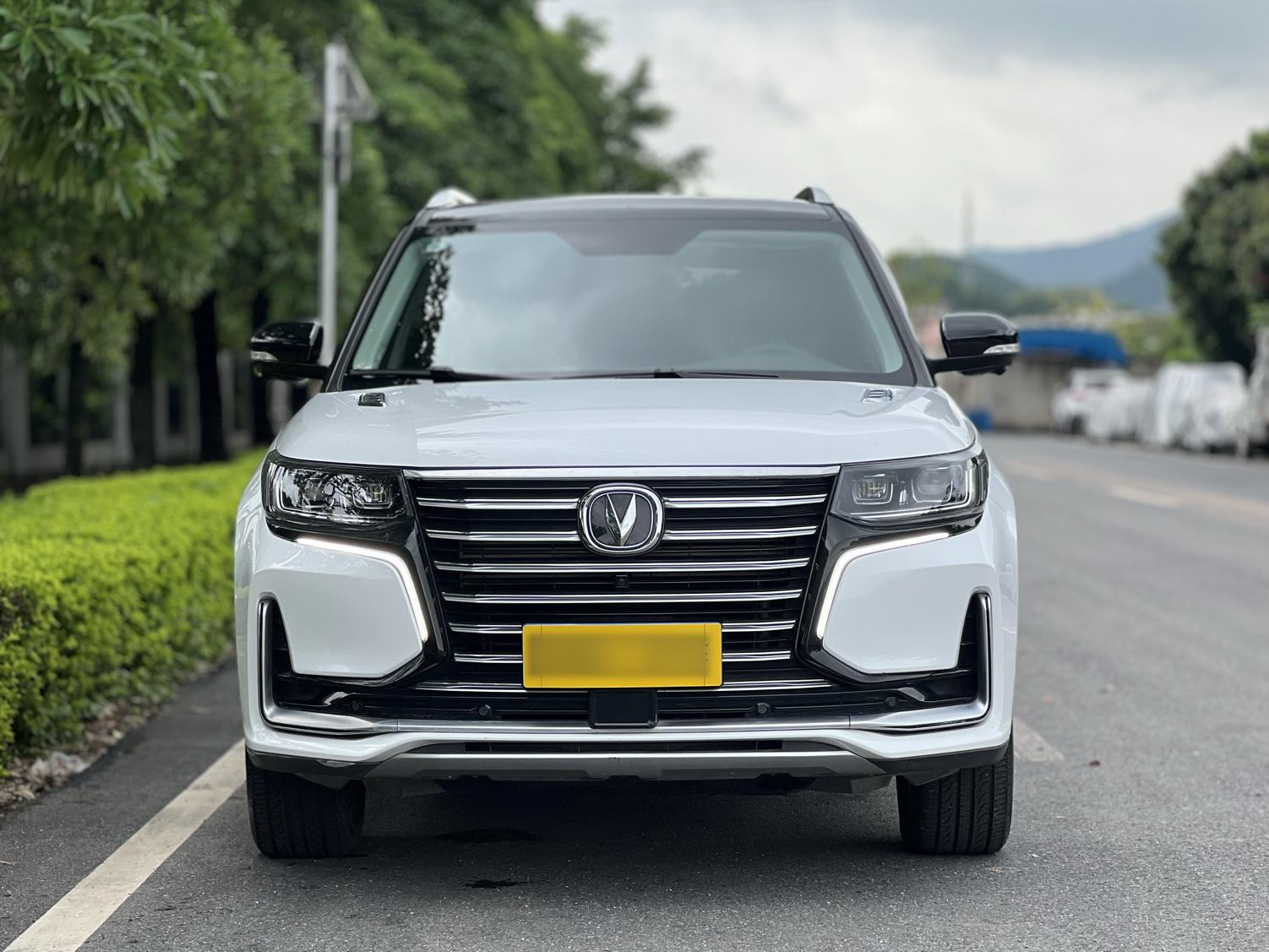 長(zhǎng)安CS95最新款，駛向自然，探尋內(nèi)心寧?kù)o