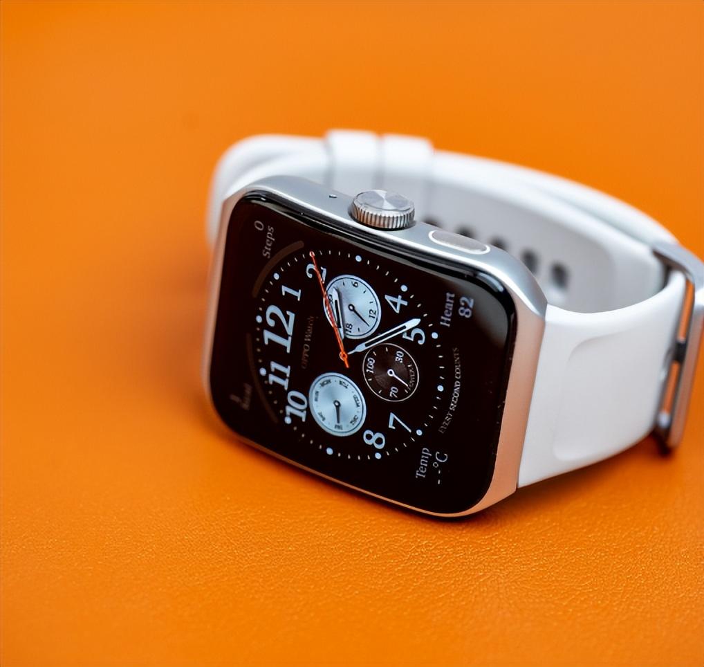 OPPO最新款手機(jī)，心動之選！??