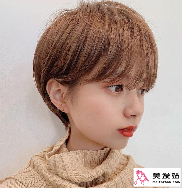 最新款短發(fā)發(fā)型女，小巷深處的時尚靈感與秘密圖片分享