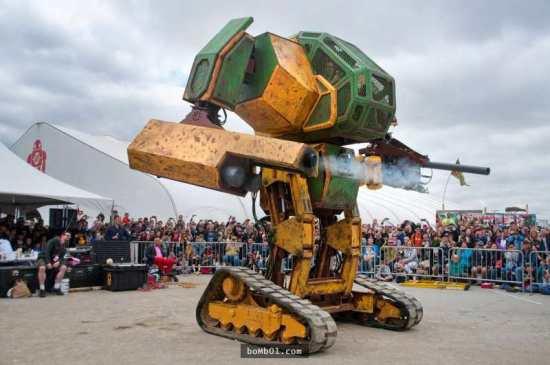 日本最新機(jī)器人，小巷中的探索之旅揭秘