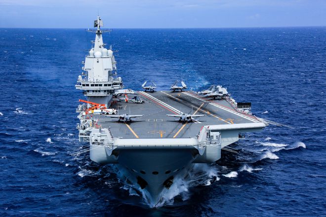 中國最新航空母艦，未來海疆的堅實守護者