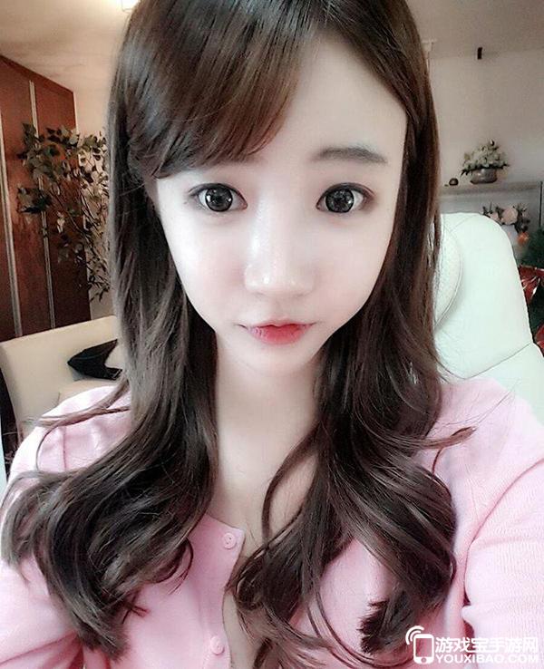 韓國(guó)女主播帶你領(lǐng)略科技與生活的完美融合，最新高科技產(chǎn)品介紹