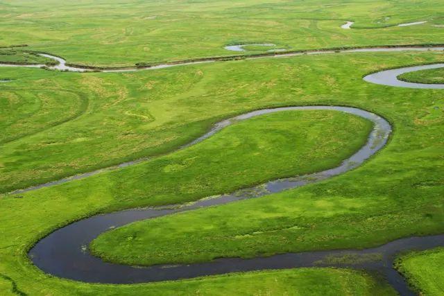 農(nóng)場(chǎng)小鎮(zhèn)最新中文版，小巷深處的綠色樂(lè)園